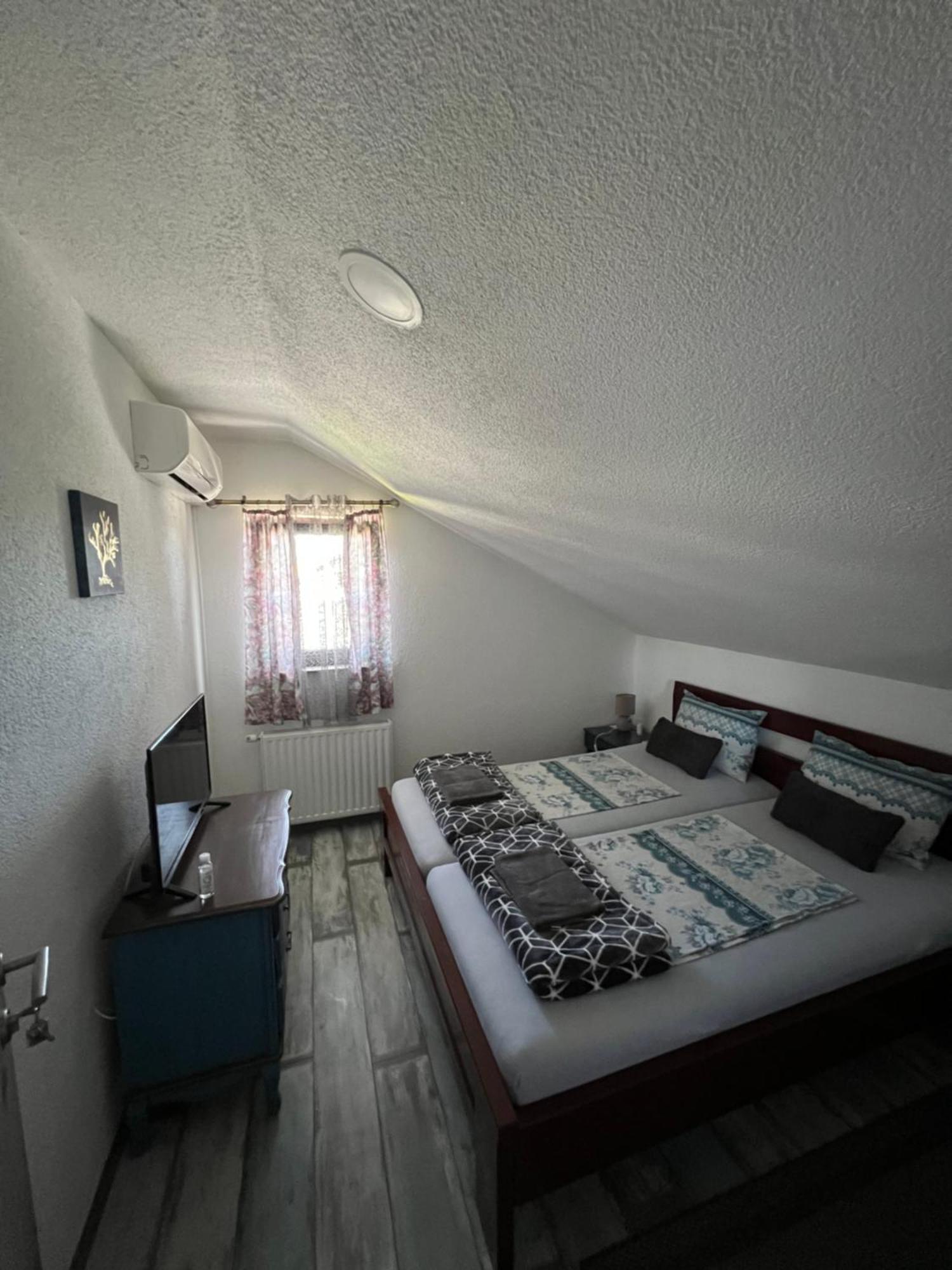 Prenociste-Sobe-Rooms-Aman Bihać Exteriör bild